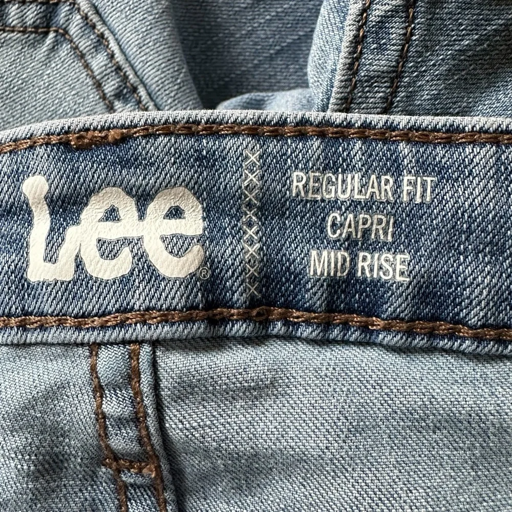 Lee Women's Regular Fit Mid-Rise Capri Jesns Blue Size 6 - Picture 6 of 7